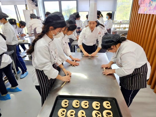 福建經(jīng)貿(mào)學(xué)校經(jīng)管系食品加工工藝專業(yè)介紹