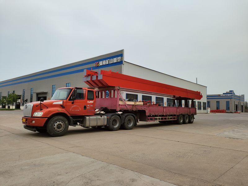 電動葫蘆橋式起重機 3臺 LH5t-17m 制作完成，發往河南漯河交付客戶使用。